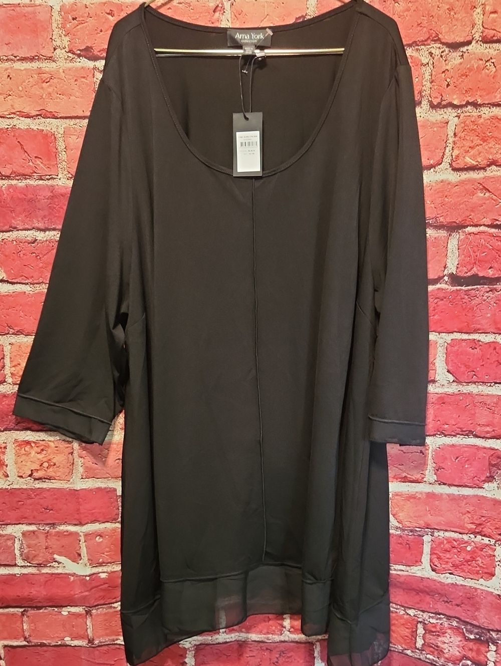 Arta York Black Scoop-Neck 3/4 Sleeve Tunic